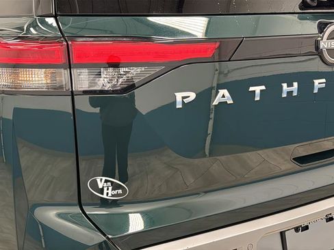Used 2022 Nissan Pathfinder Platinum w/ Cargo Package AWD/4WD image 41