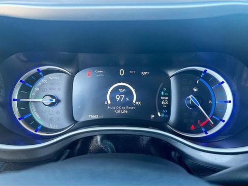 Used 2024 Chrysler Pacifica Limited FWD image 12