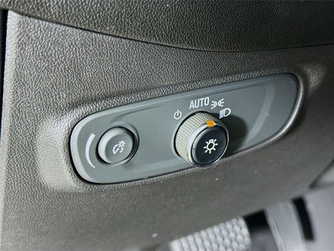Used 2023 Chevrolet Equinox RS AWD/4WD image 12
