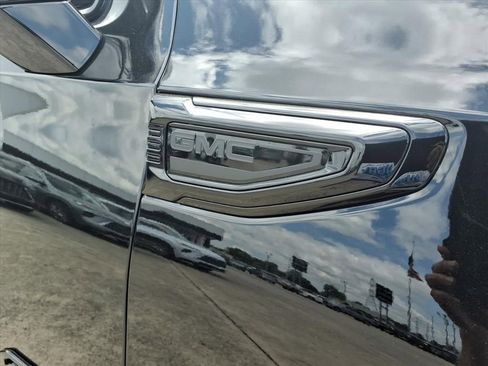 New 2026 GMC Yukon AT4 w/ Premium Trailering Package AWD/4WD image 10