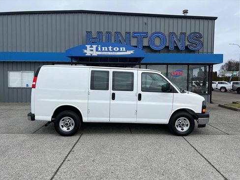 Used 2020 GMC Savana 2500 w/ Driver Convenience Package RWD image 2