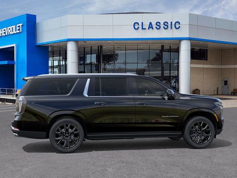 New 2026 Chevrolet Suburban High Country image 5