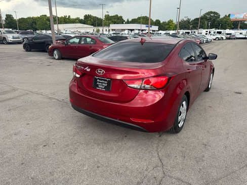 Used 2016 Hyundai Elantra SE FWD image 3