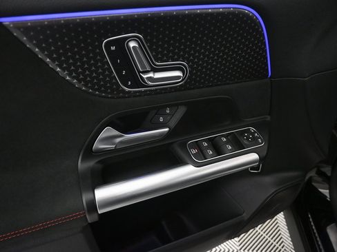 Certified 2025 Mercedes-Benz GLA 250 image 8