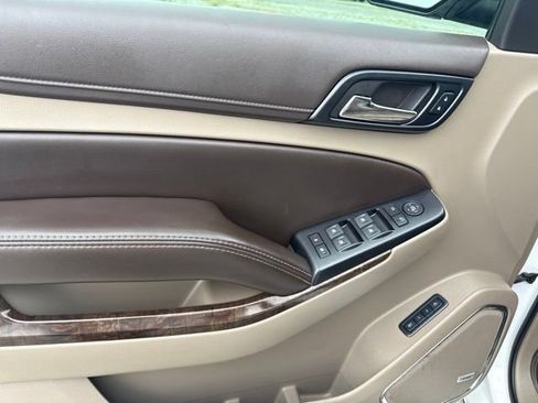 Used 2015 Chevrolet Suburban LT RWD image 5