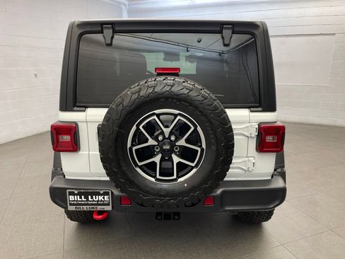 Used 2024 Jeep Wrangler Rubicon w/ Convenience Group AWD/4WD image 8
