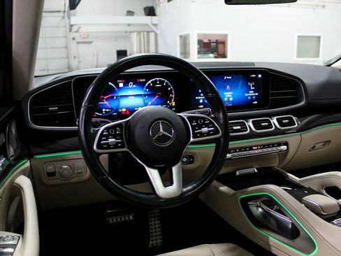 Used 2021 Mercedes-Benz GLS 580 4MATIC image 32