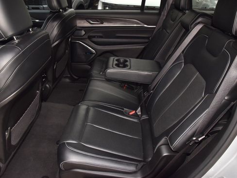 Used 2022 Jeep Grand Cherokee L Overland image 14