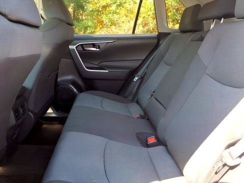Used 2023 Toyota RAV4 XLE AWD/4WD image 13