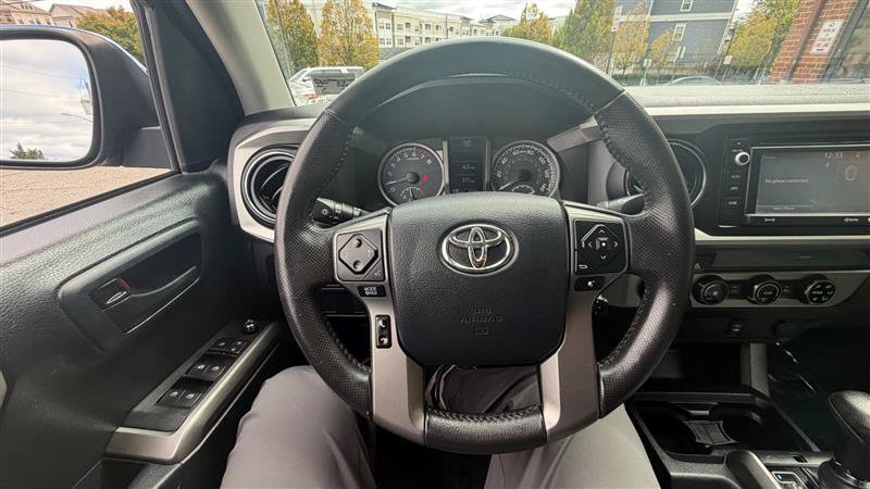 Used 2017 Toyota Tacoma SR5 AWD/4WD image 29