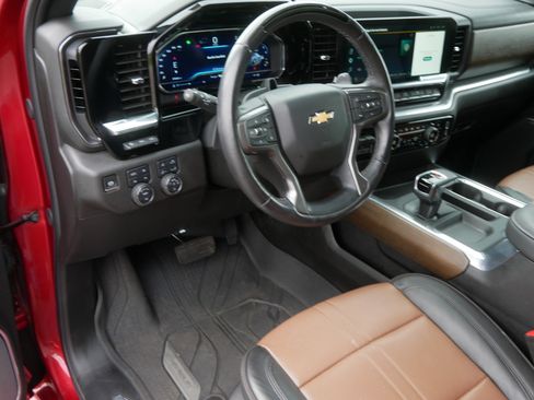 Certified 2025 Chevrolet Silverado 1500 High Country AWD/4WD image 23