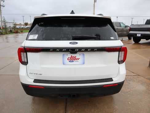 New 2025 Ford Explorer Active image 24