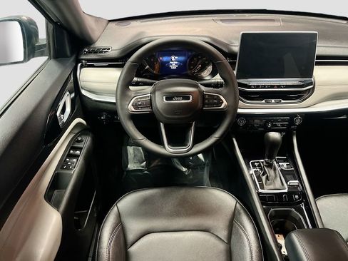 Used 2024 Jeep Compass Limited image 21