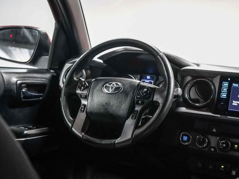 Certified 2019 Toyota Tacoma TRD Sport w/ Technology Package image 16