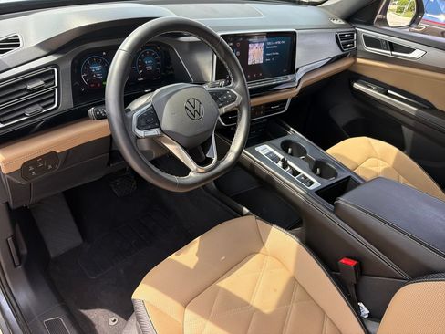 Used 2024 Volkswagen Atlas Cross Sport SE AWD/4WD image 8