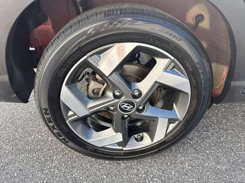 Certified 2023 Hyundai Venue Limited FWD image 10