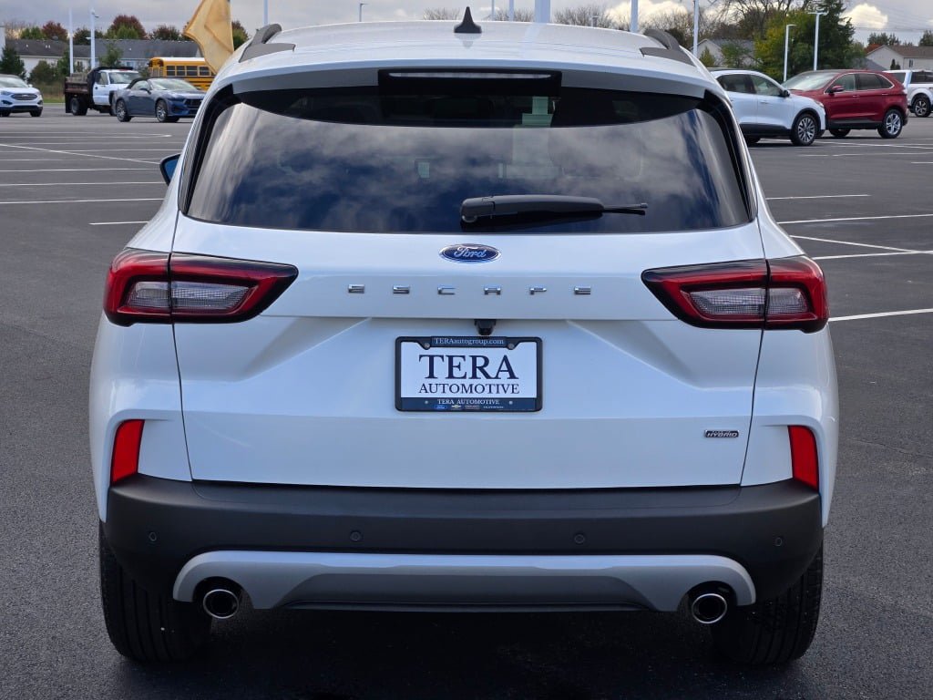 Certified 2025 Ford Escape SE FWD image 12