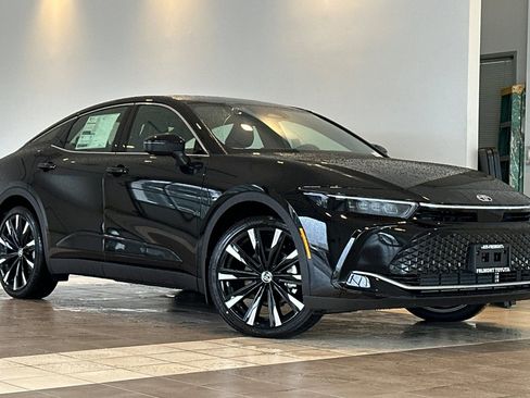 New 2026 Toyota Crown Platinum AWD/4WD image 2