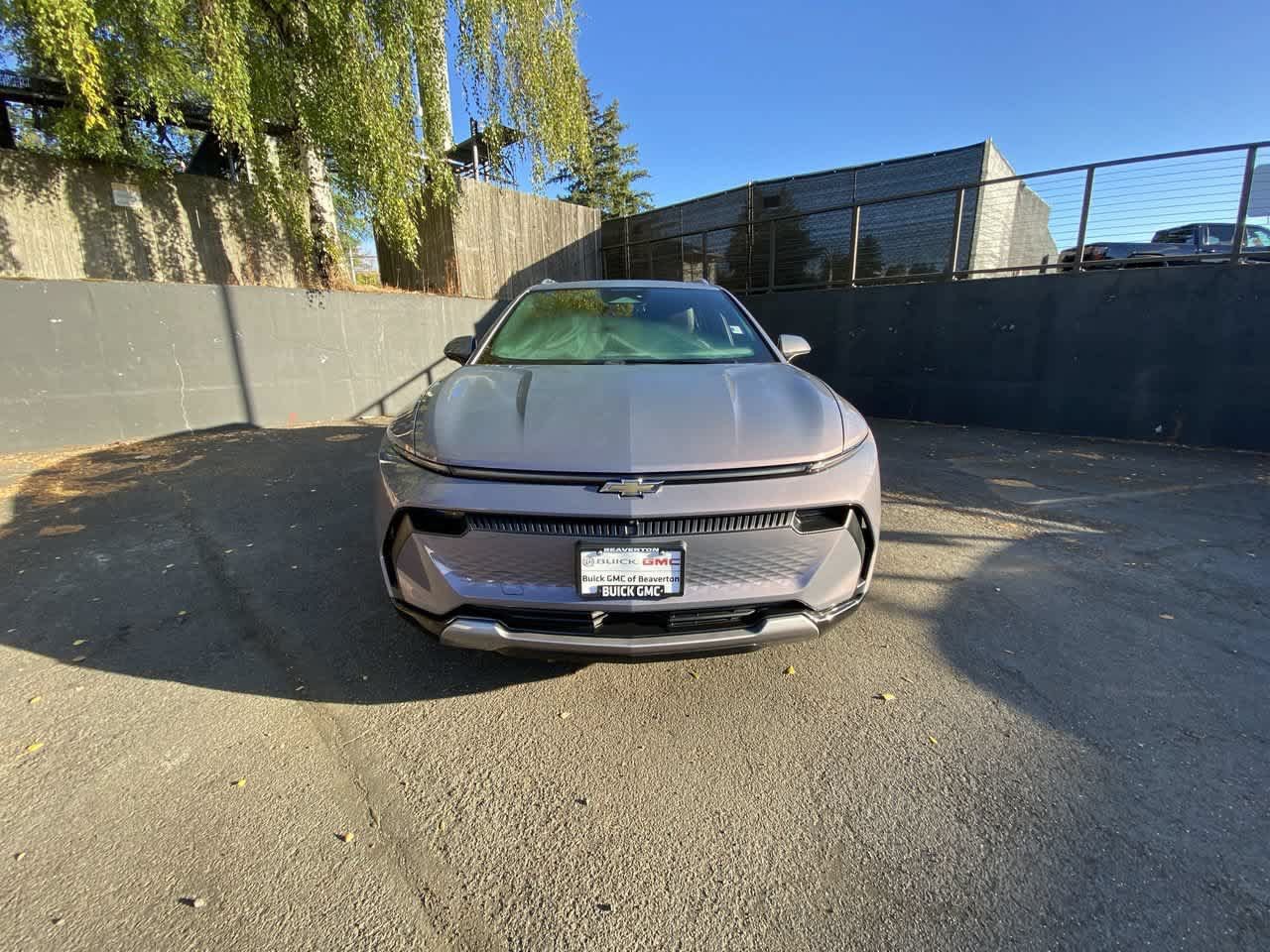 Used 2024 Chevrolet Equinox EV LT AWD/4WD image 9