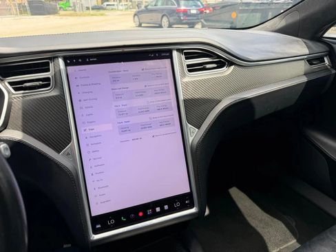 Used 2017 Tesla Model S 75 RWD image 18