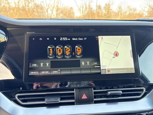 Used 2022 Kia Niro EX w/ Cold Weather Package image 17