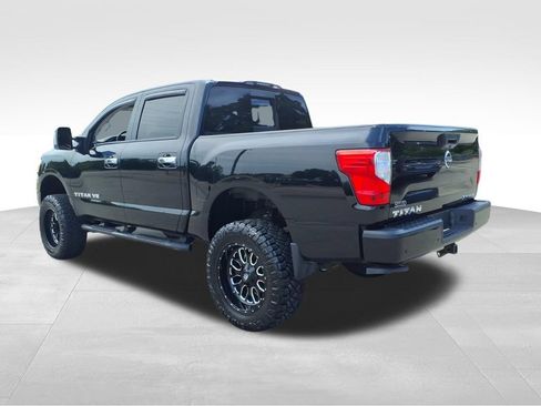 Used 2020 Nissan Titan SV w/ SV Convenience Package AWD/4WD image 24