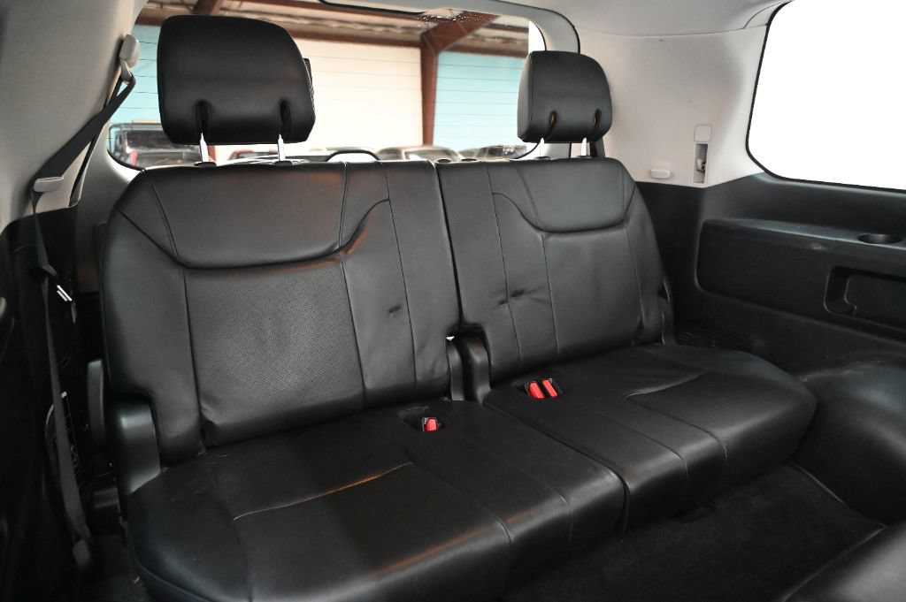 Used 2011 Lexus LX 570 4WD w/ Luxury Pkg image 48