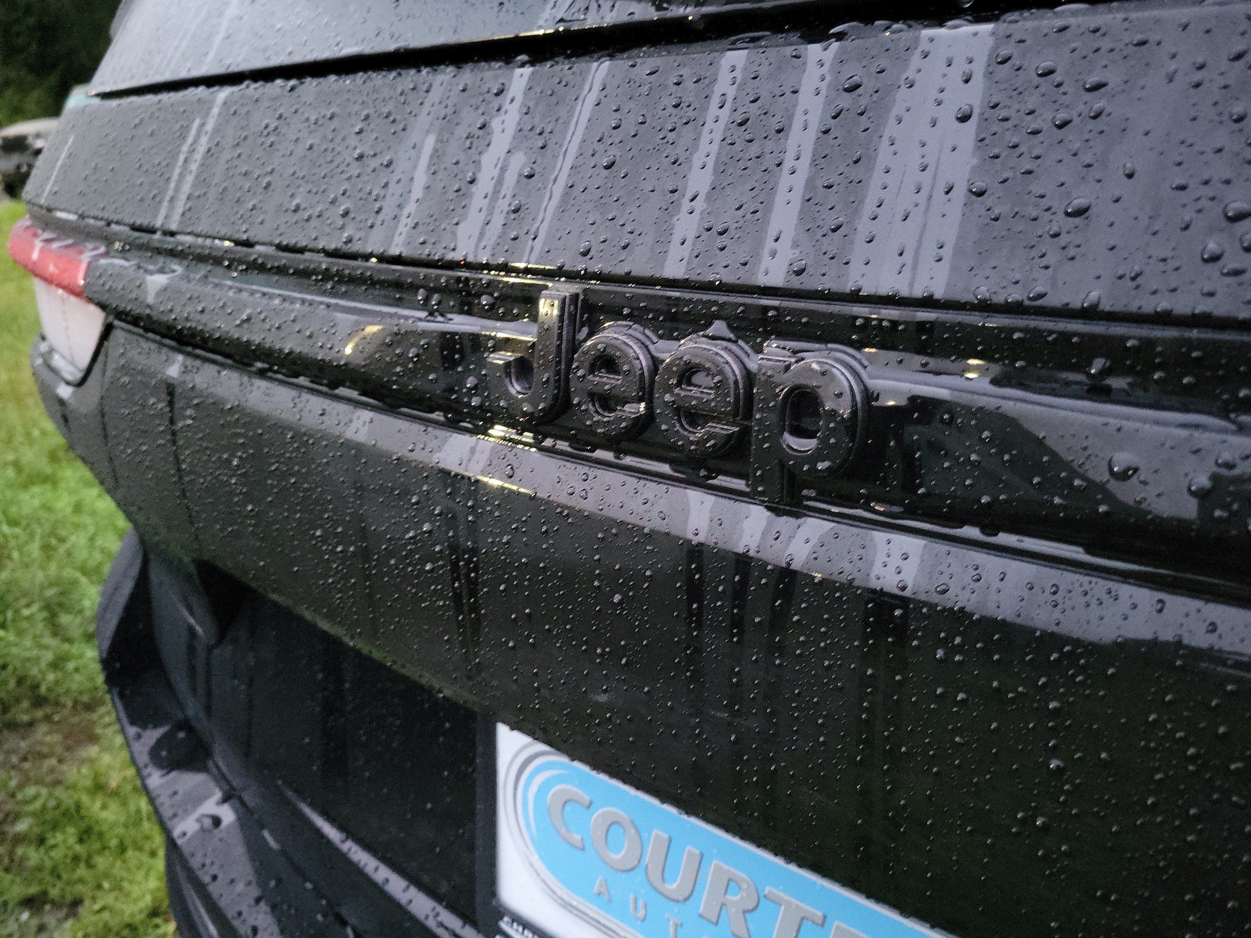 New 2027 Jeep Grand Cherokee Altitude RWD image 31