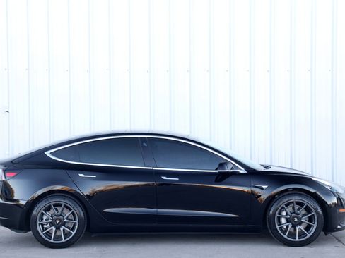 Used 2019 Tesla Model 3 Standard Range Plus image 50