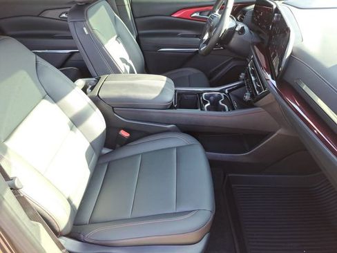 Used 2024 Chevrolet Traverse Z71 w/ LPO, Floor Liner Package image 25