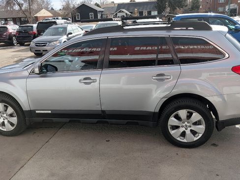 Used 2011 Subaru Outback 2.5i Limited w/ PWR Moonroof Pkg image 8