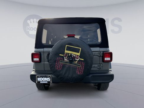 Used 2022 Jeep Wrangler Unlimited Sport image 5