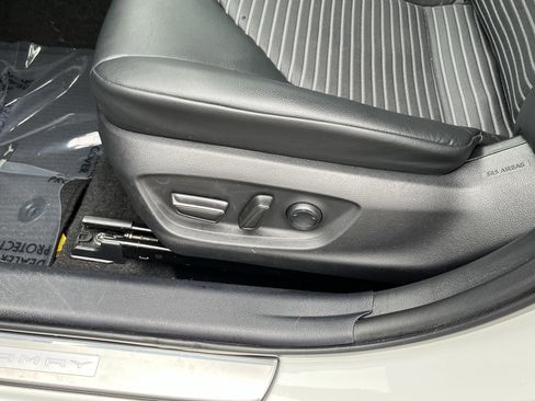 Used 2021 Toyota Camry SE image 17