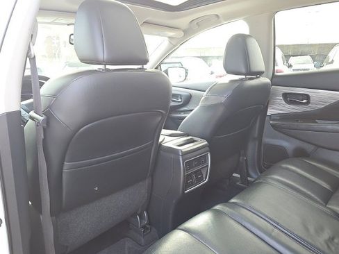 Used 2015 Nissan Murano Platinum image 11