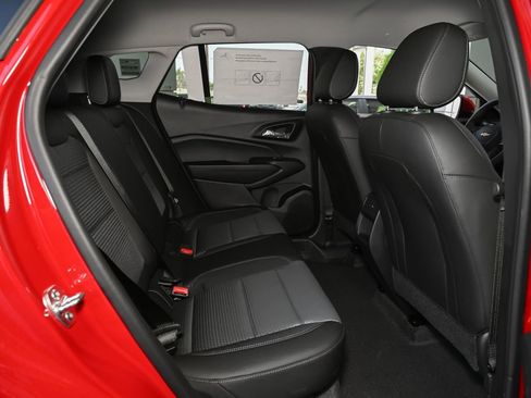New 2026 Chevrolet Trax LT w/ LPO, Blackout Package FWD image 32