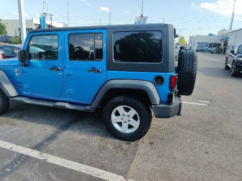 Used 2015 Jeep Wrangler Unlimited Sport w/ Quick Order Package 24S AWD/4WD image 9