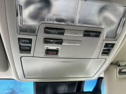 Used 2018 Toyota Avalon Limited w/ Carpet Mat Package image 19