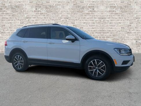 Used 2020 Volkswagen Tiguan SE image 1