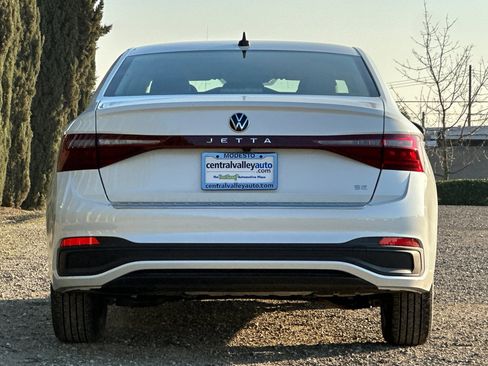 New 2026 Volkswagen Jetta SE image 5