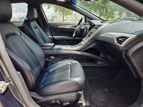 Used 2020 Lincoln MKZ FWD image 18
