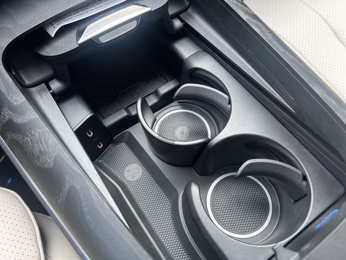 New 2025 Mercedes-Benz E 350 Sedan image 40