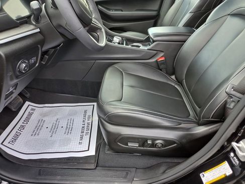 Used 2025 Jeep Grand Cherokee L Limited w/ Black Appearance Package image 16