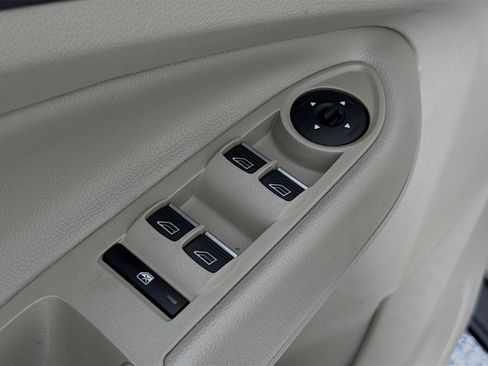 Used 2018 Ford Escape Titanium image 18