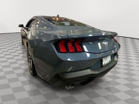 Used 2024 Ford Mustang Coupe RWD image 4