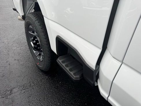 New 2026 Ford F250 4x4 Crew Cab Super Duty image 17