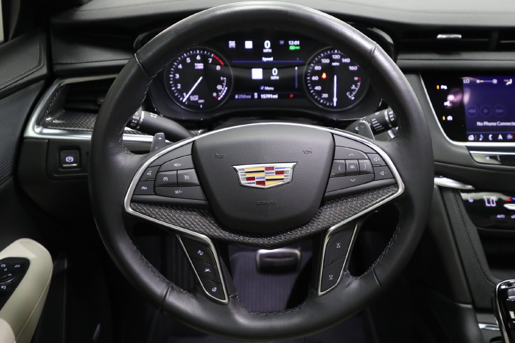 Used 2025 Cadillac XT5 Sportv w/ LPO, Red Accent Package AWD/4WD image 3