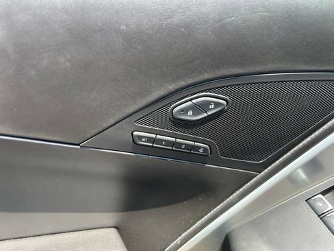 Used 2015 Chevrolet Corvette Z06 w/ 3LZ Preferred Equipment Group RWD image 12