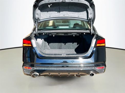 Used 2024 Nissan Altima 2.5 SR image 25