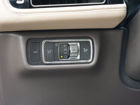 Used 2023 Lincoln Aviator Reserve w/ Elements Package Plus AWD/4WD image 21
