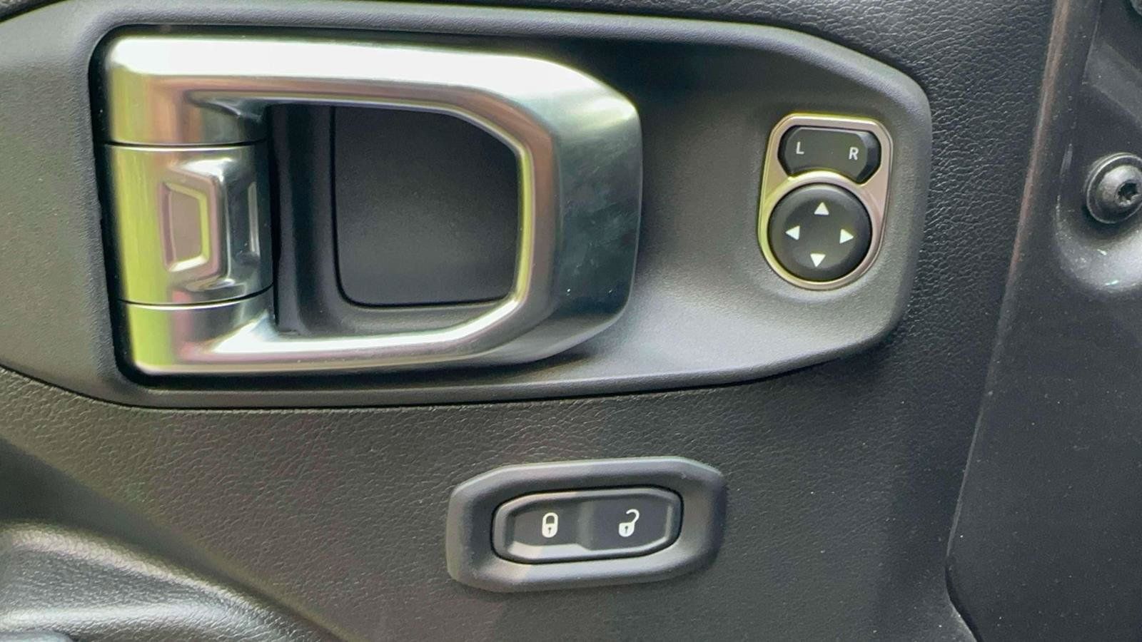 Used 2025 Jeep Gladiator Sport AWD/4WD image 13